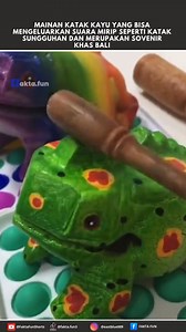 Mainan suara katak dari kayu, yang mengeluarkan suara "rokotok kotok kotok" saat punggungnya ditarik, berasal dari daerah Bali. Mainan ini, yang disebut "kodok kayu" atau "katak kayu", merupakan salah satu jenis mainan tradisional yang populer di Bali. Cara kerjanya Mainan ini memiliki punggung yang bergerigi. Saat ditarik dengan tongkat kecil ke kanan, akan mengeluarkan suara yang menyerupai suara katak. Selain sebagai mainan, kodok kayu juga sering dijadikan suvenir khas Bali. #faktamenarik #f