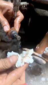 Oxygen Sensor Opening , Cleaning & Feeding! #rxmechanic #oxygensensors #sensors #carsensor #O2sensor #carproblems #bmw #toyota #mechaniclife #mechanicproblems #carrepairing #gasprices | Rx Mechanic