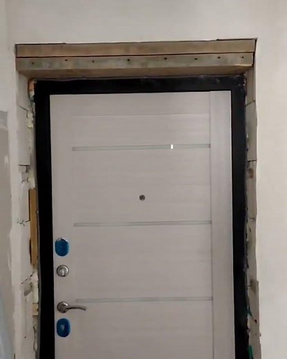 Простой способ утепления входной двери.