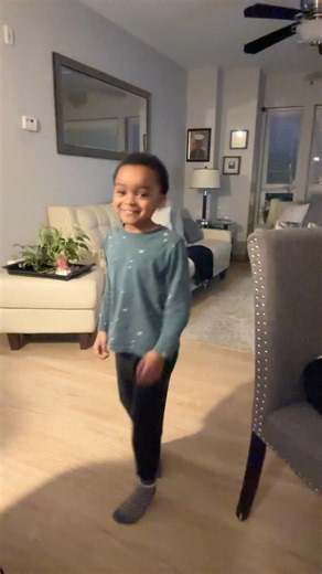 Gabby’s cool dance #shuffledance