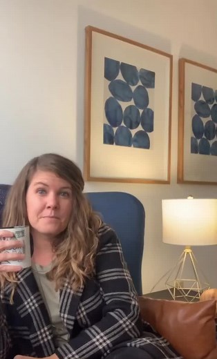 These are my most common ways to start a therapy session. What about your therapist? Do they always start the same way or do they switch it up? Share with me in the comments 🤍 #therapy #therapylife #therapistlife #therapistlifestyle #therapist #therapyresources #therapyfortherapists #therapyforall #therapistthoughts #yourtherapist #yourtherapistsays #mytherapistsays #mytherapy #mytherapistsaid #mytherapistsays