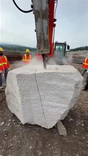Excavator Hammer BREAKS a Boulder in ONE HIT