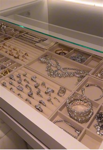 Essential Tips for Jewelry Organization in Closets