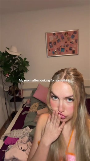 What‘s wrong with me? #hotmess #relatablevideos #fyp