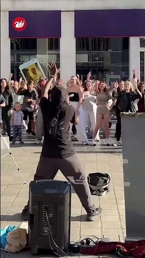 Busker brings the Cha Cha Slide and Gangnam Style to the city centre 🕺 💃