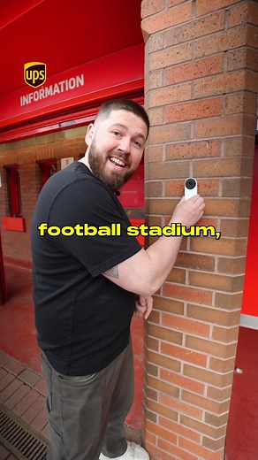 Encuentro emotivo en Anfield con los héroes del Liverpool