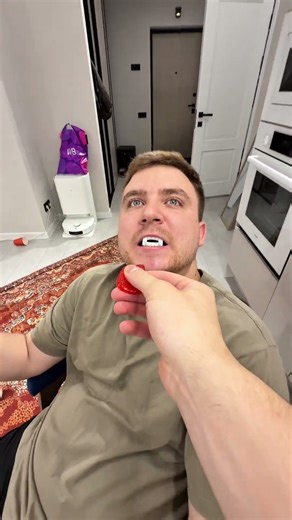 Count how many bananas are there?Cat mode ❤️😏