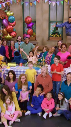 Cookie bowling, bake sale, and block party... what more could you ask for? Check out Cookie Monster’s Bake Sale: Block Party on @streamonmax! 🍪👨‍🍳🎳 | Sesame Street
