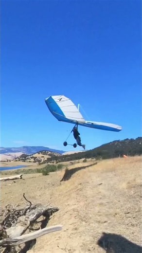 My first lakebed landing | #hanggliding