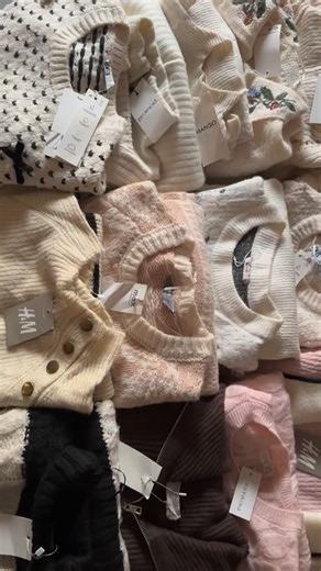 Blue on Instagram: "🤍🩷"