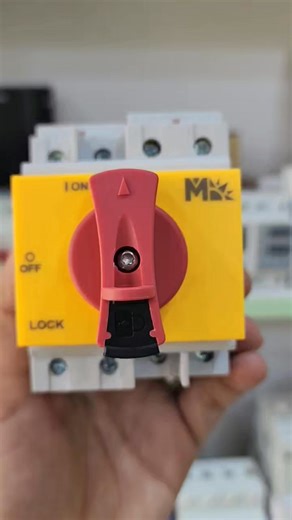 قاطع PV Isolator 32A الشكل الجديد. | للطاقة الشمسية AMZ شركة