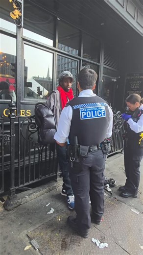ZONJY on Instagram: "London A man arrested allegedly for smashing a pub window in tottenham court road Doesnt he look like Twista Cheese birmingham rapper. Can anyone confirm this ? #birminghamuk🇬🇧 #southlondon #westlondon #zonjy #metpoliceuk"