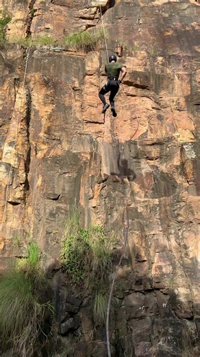 Weekend Abseiling Adventure: Overcoming Fear of Heights