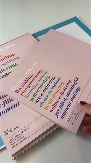 Erin Condren Design on Instagram: "Turning “I’ll remember” into “it’s written down.” 📝✨ Our customizable Notepads & Deskpads are here to keep your 2026 cute, clear, and actually organized—from daily to-dos to big-picture monthly plans. @mycraftyplans shows us how we can mix, match, personalize, and make it ours—because planning is better when it fits your life and your vibe. 💖 What’s going on your list first?"