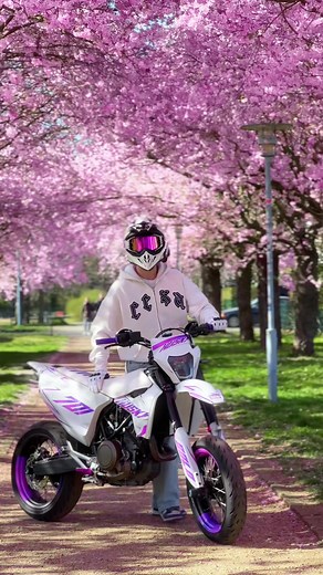 Husqvarna 701 Supermoto Highlights and Features