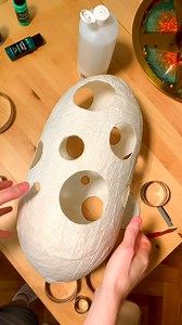Size matters when making your own alien egg lamp! 😆 | Craft Factory