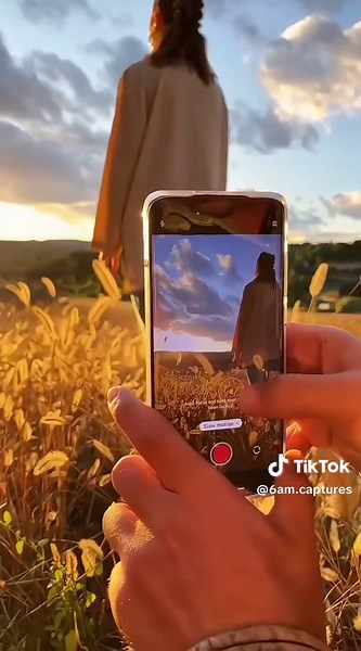 Mastering Mobile Photography with Phone Spin Shots