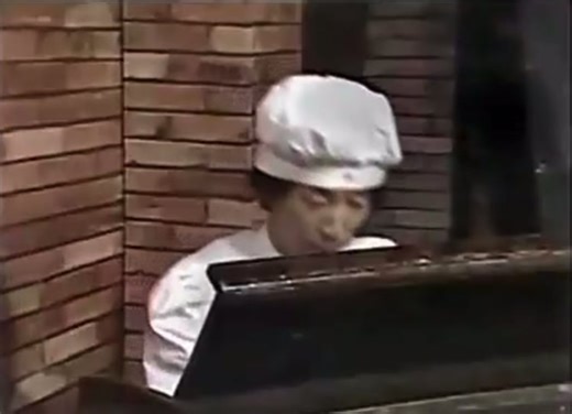 由紀さおりの素晴らしい歌声とコント