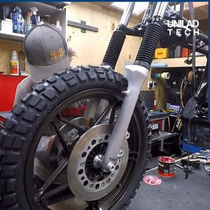 So much hard work and effort went into building this custom Honda GL650 Cafe Racer! 🏍😍 | UNILAD Tech