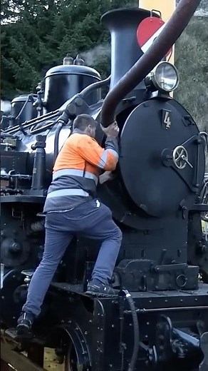 This Is How the Smokebox of a 1913 Steam Locomotive Is Cleaned!