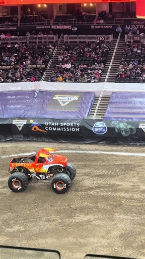 MJ Solorio tearing it up at Pittsburgh Monster Jam #monsterjam #eltoroloco @Monster Jam #monstertruck #pittsburgh #ppgpaintsarena