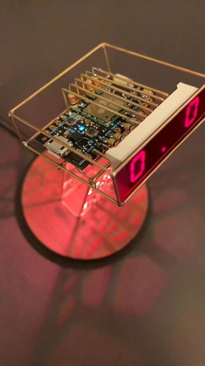 It’s fascinating how much emotion can be conveyed through a simple seven-segment display. #circuitsculpture #arduino #sevensegment #chintoo #soldering | Mohitbhoite