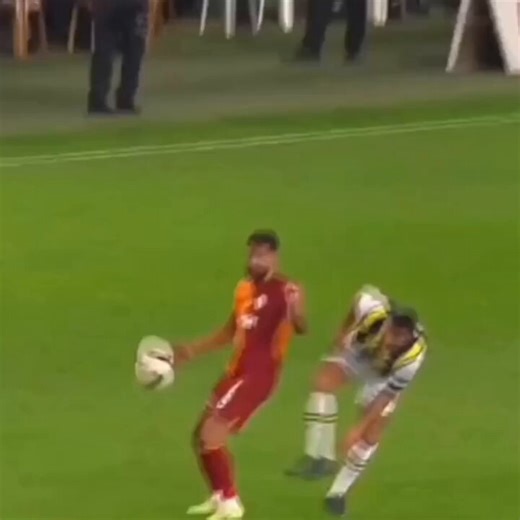 Daha ilk yumruk gelmeden Torreira