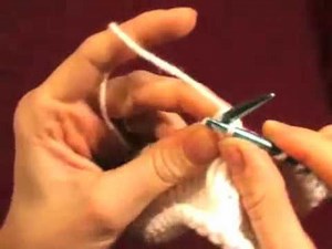 Knitting Basics: The Knit Stitch - Combination Method