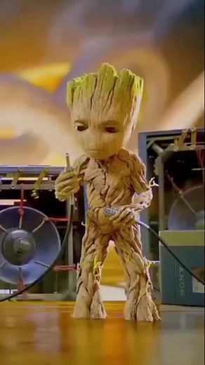 baby groot dancing on our song 😇😁 #sutukai #tiktokchallege #foryou #edit #groot #babygroot #iamgroot #marvel #marvelstudios #sakxam_tmg #fypシ