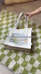 In college, my bag was pure chaos, papers, snacks, and pens everywhere 🙃 That’s why I made the Artsy Tote: organized and cute enough for class. 💖 | The Tote Library