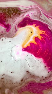 FLOWER POWER BATH BOMB DROP🌸🩷🧡💚 #bath #bathbomb #bathbombdemo #bathbombdrop #bathbombs #559 #bathtime #glitter #bathbombaddict #flower #summer | soapcute_california