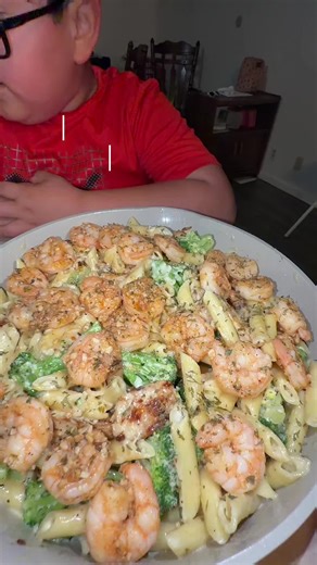 Alfredo chicken and shrimp pasta with broccoli. My daughter has Autism she’s five is sensitive to food smells and textures. Of what we make is something she doesn’t eat we will make something else in this case I made her Maruchan noodles after. Please feed your kids foods they will eat and enjoy it’s not that hard. Part 3 of me showing how easy it is to accommodate your child needs #mom #fyp #trending #viral #dinner @Laina.King