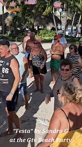 Everyone dancing to "Festa" by Sandro G at the annual Gtv Beach Party during Festival de Inverno in La Romana, Dominicana. #festa #sandrog #beachparty #gentetv #festivaldeinverno #laromana | Cesar Pedro fotos