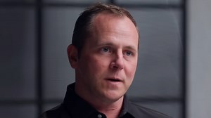 Body language expert reveals how to read a person 'immediately’ by looking at just one part of them