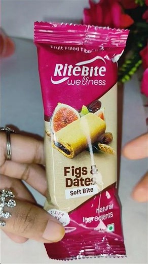 Yummy Cake & Chocolate Unwrapping - What's inside the pack?