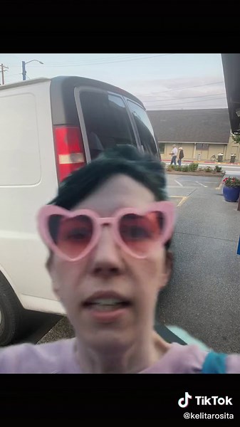 Maybe I've just watched too many kidnapping documentaries 🤷🏻‍♀️#greenscreen #greenscreenvideo