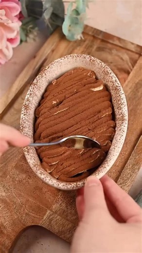 Macro Mike - Clean Treats® on Instagram: "Roses are red, cocoa is sweet… ❤️🍫 This Tiramisu Baked Oats recipe is the perfect way to treat yourself (or your love!) this Valentine’s Day. ☕️💌 Rich, indulgent, and absolutely delicious, it’s the ultimate cozy breakfast or dessert to enjoy together or just for yourself. Plus it’s packed with over 30g of protein using our Vanilla Buttercream Almond Protein!🥰 💪 Make sure you save this one!💗 Recipe by @glutenless_paige 📝Ingredients: 50g oat flour (s