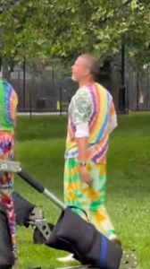 Jimmy y Brad Pitt hoy. | Jimmy Fallon Latin America FANS