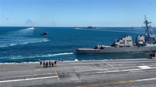 Navy SEALS perform fast rope demonstration for President Trump 🇺🇸 | Recent News