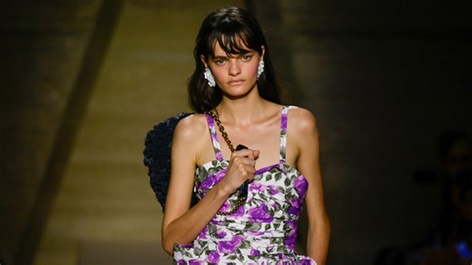 Chloé Spring 2026: Hanging With Drapes