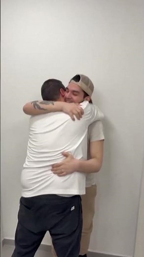 Gaza : le moment où des otages israéliens libérés retrouvent leur famille