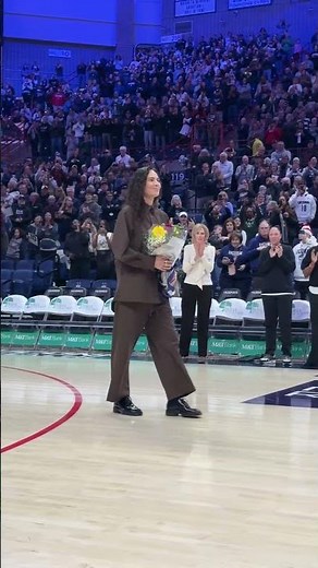 Standing ovation for Sue! 👏