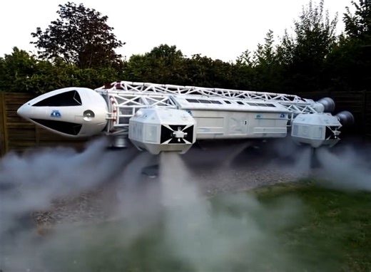 Lift Off! Jan Wenneberg's 25' Eagle. #Amazing #Awesome #eagle #Space1999 #fblifestyle #oneofakind | EAGLE TRANSPORTER (SPACE 1999)