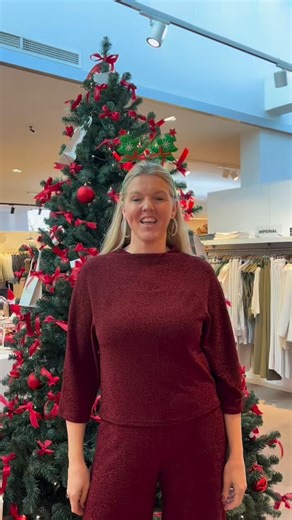 Merry Christmas from our Helou family to yours 🥰🎄#christmas #helou #team | Helou Fashion