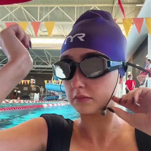Unbox the SollaWave Music Goggles 🎧You’ll keep swimming longer than you think