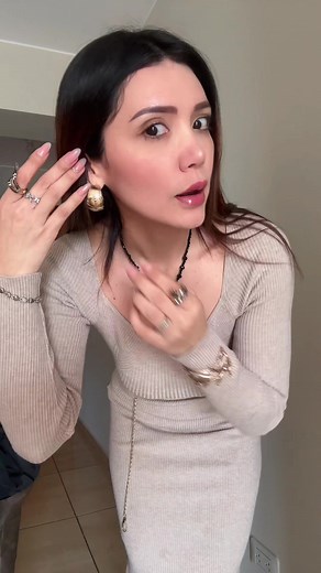 Vestido largo de hilo para invierno 2024: Outfit ideal