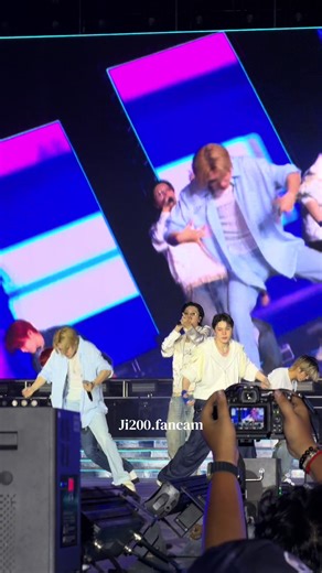 Exciting Moments from TREASURE's New Love Concert