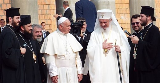 Why Do Catholics and Orthodox Do the Sign of the Cross Differently? - GreekReporter.com