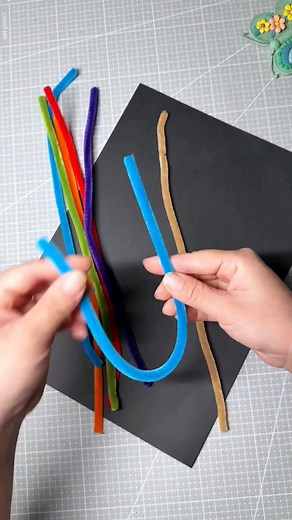 Colorful Pipe Cleaner Fish Step-by-Step #pipecraft #fishcraft #undertheseacraft #kidsart #diycraft #funactivity #creativecraft #oceanart #recycledcraft #handmadefun | paper craft ideas