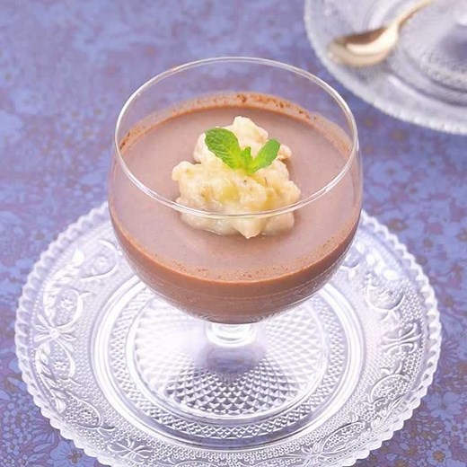 牛乳で作る♪ チョコムースのバナナソースがけのレシピ動画・作り方 | デリッシュキッチン